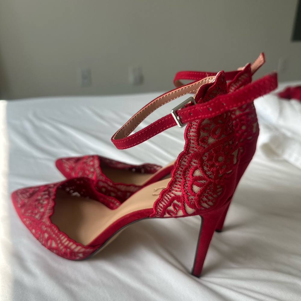 Inc red lace gorgeous heals 9.5